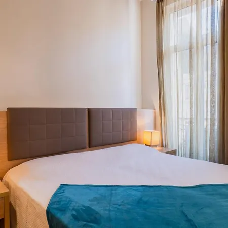 Lejlighed 2-br Steps From The Palais Des Festivals *