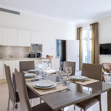 2-br Steps From The Palais Des Festivals Lejlighed