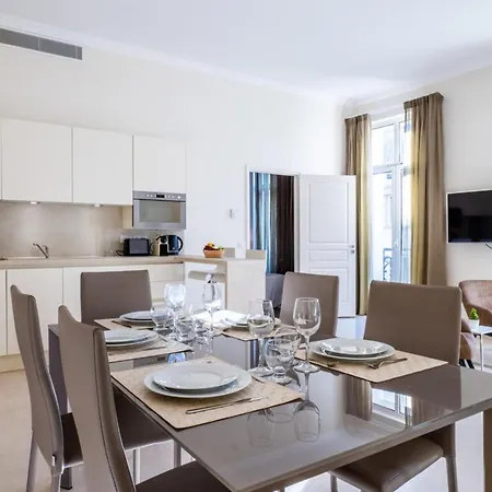 2-br Steps From The Palais Des Festivals *