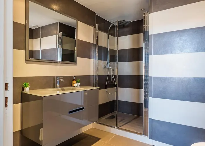 2-br Steps From The Palais Des Festivals شقة كان