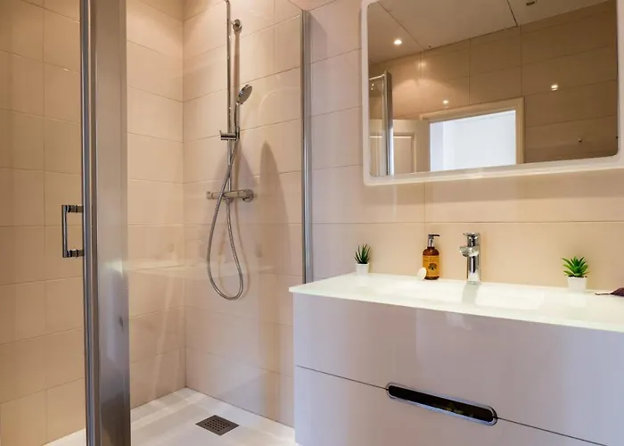 2-br Steps From The Palais Des Festivals شقة *