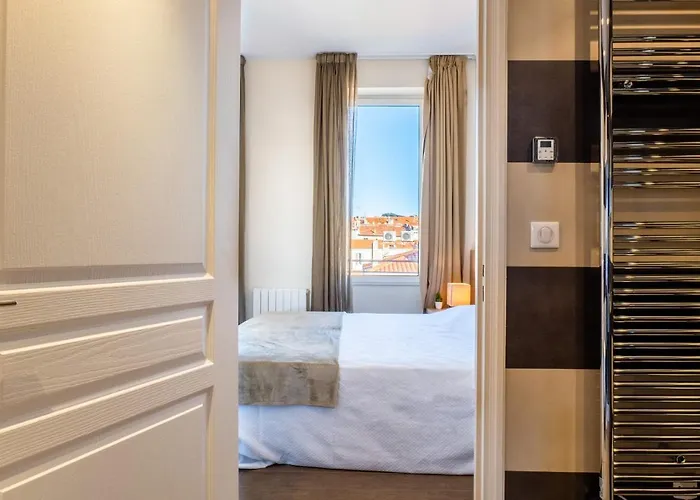 2-br Steps From The Palais Des Festivals *