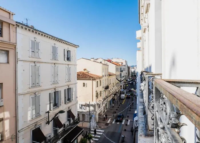 2-br Steps From The Palais Des Festivals شقة *