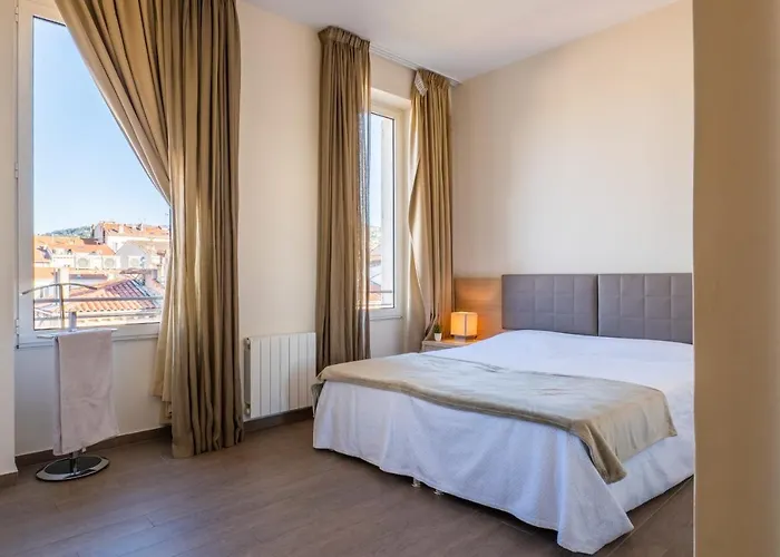 2-br Steps From The Palais Des Festivals شقة كان