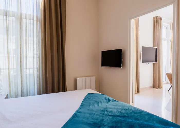 2-br Steps From The Palais Des Festivals شقة *