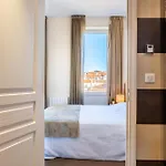 2-br Steps From The Palais Des Festivals شقة
